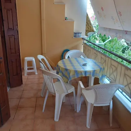 Apartment J&b 1 Petalidi